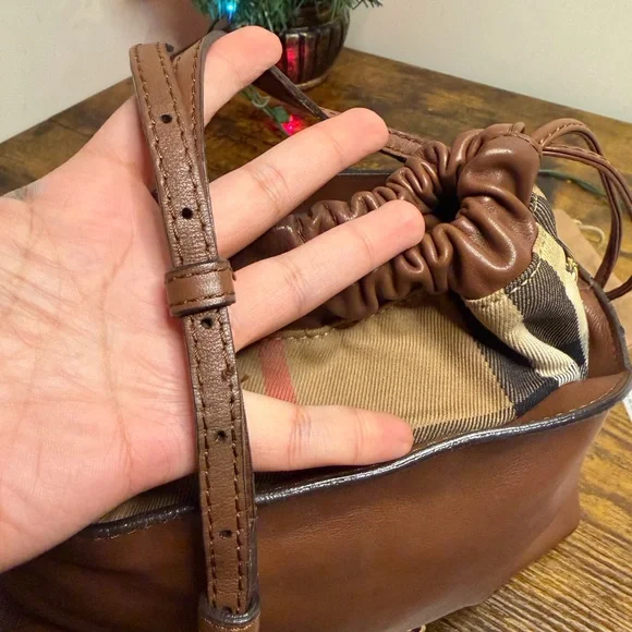 Burberry bucket crossbody bag - Picture 5 of 16